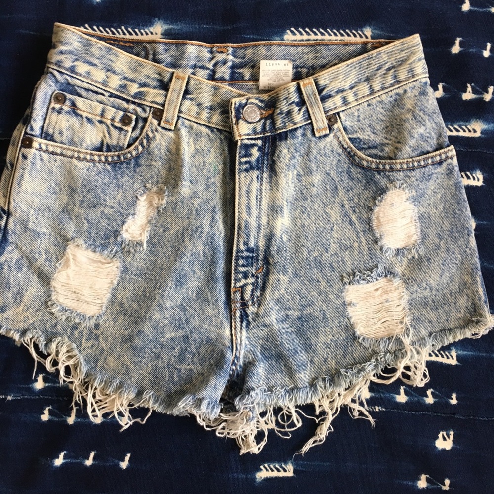 Cheeky acid wash Levi’s ✌️